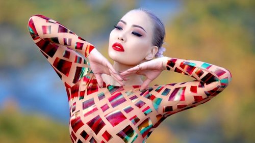 О.Цэцэглэн: Тайзан дээр нулимс бөмбөрсөн ч үзүүлбэрээ дуусгадаг байсан